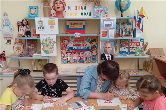 "Родные ладони рисуют Чувашию"