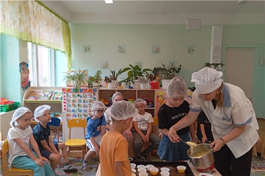 "Печем лето: ароматные кексы с ягодами"
