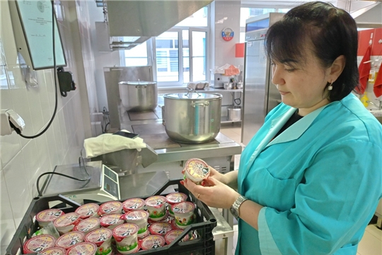 Кисломолочные продукты в детском рационе: йогурт