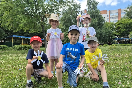Присоединяемся к онлайн-флешмобу #РомашкаЛюбви от Союза женщин России 