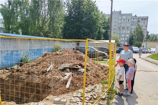 Безопасность детей на улице: «Осторожно, идет ремонт труб!»