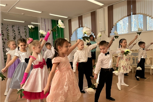 Весеннее кафе для мам