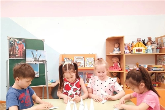 Поделки из бумаги ко дню Космонавтики