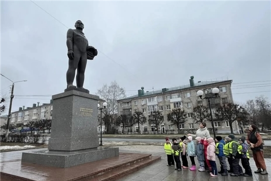 Экскурсия к памятнику А. Г. Николаева