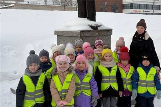 По родному краю с рюкзаком шагаю