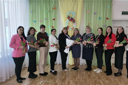 С наступающим Международным женским днём.