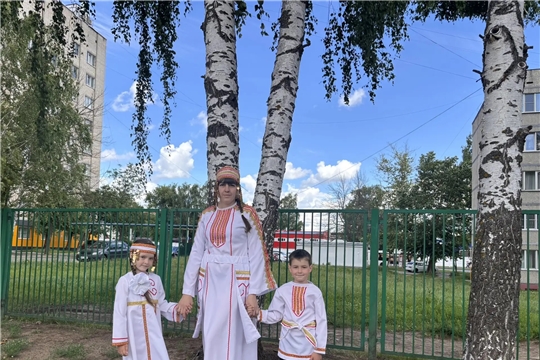 Фоточеллендж "Моя семья в национальном костюме"