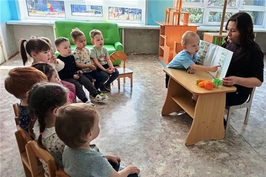 Познавательная  беседа «Полезные продукты в моем холодильнике» (1 корпус)