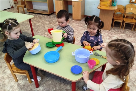 Знакомим малышей с посудой. (1 корпус)