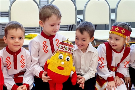 В детском саду прошла музыкальная сказка о чувашской песенке. (1 корпус)