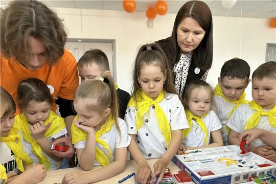 Дошкольники приняли участие в квест-игре по профессионалитету, которая прошла на базе ЧЭМК