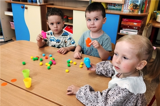 "Исследуем, играем - цвета закрепляем".