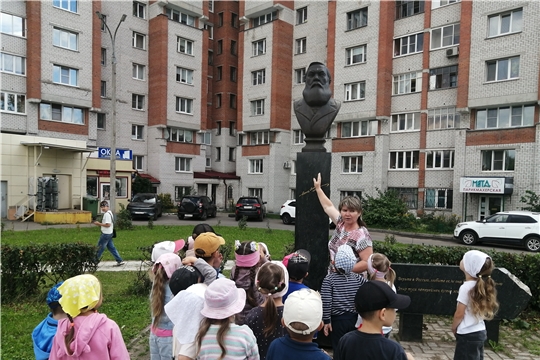 Целевая прогулка к бюсту чувашского просветителя