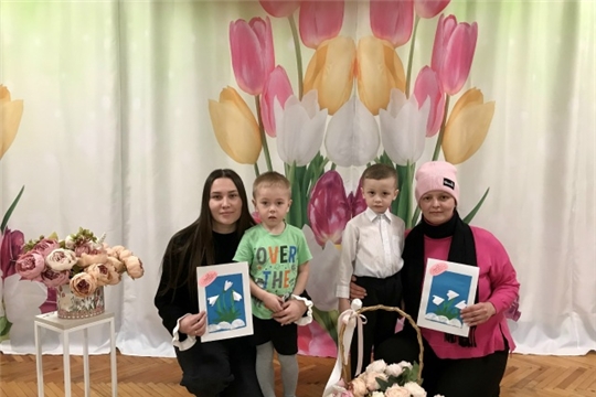 Поздравление для любимых мамочек ко Дню весны