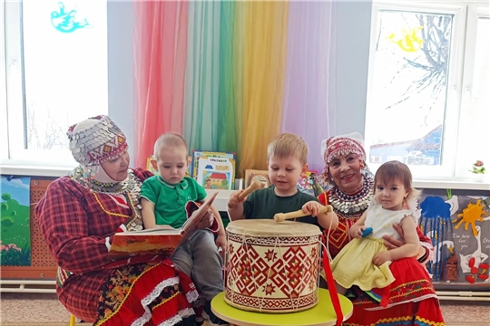 Знакомств с народной сказкой "Маленькая птичка"