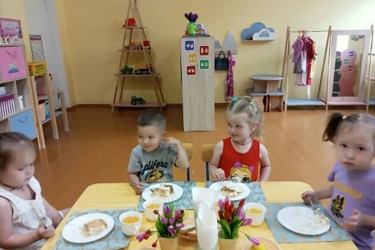 Полезные привычки: учимся правильно вести себя за столом 