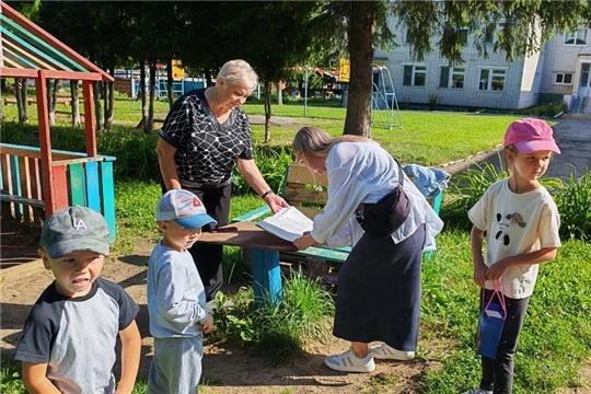 Утренний приём на улице: летний режим в детском саду