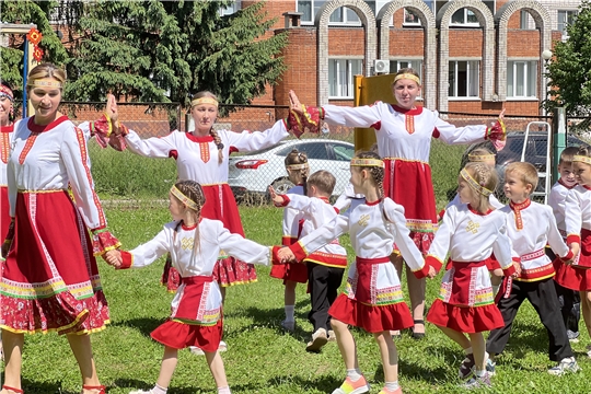 «Женское движение:хоровод единства».