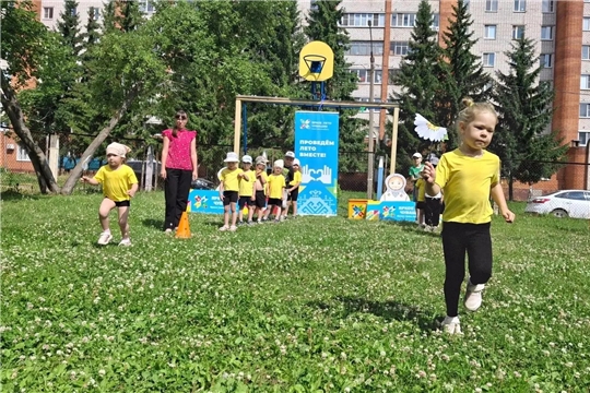 «Ромашковое лето: крепкая семья» — яркий спортивный фестиваль в детском саду!