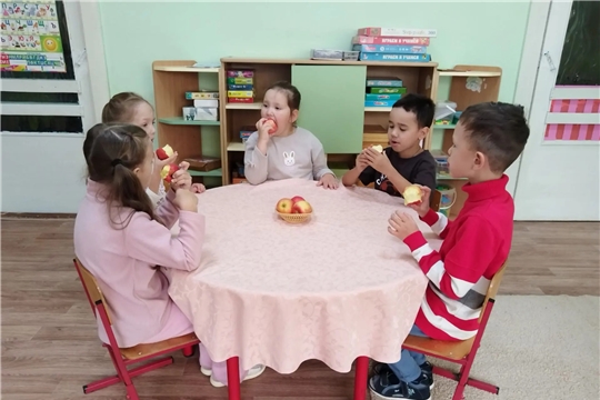 «Яблоки наливные, вкусные и полезные»