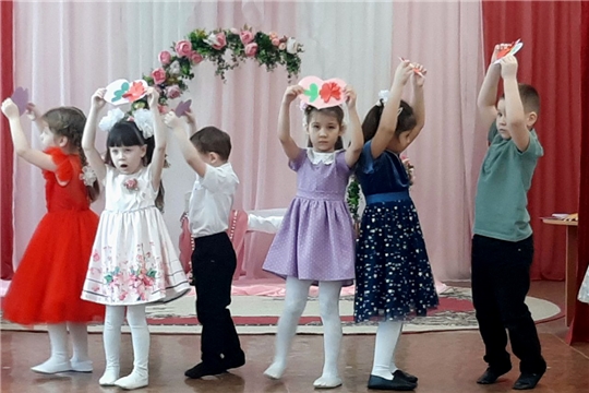 Весенний праздник в детском саду: радость и творчество