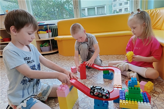 Познавательно о мостах: детская игра в строителей