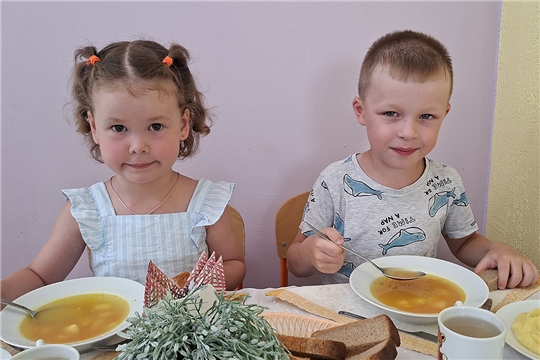 Гороховый суп в летнем меню: польза для детей