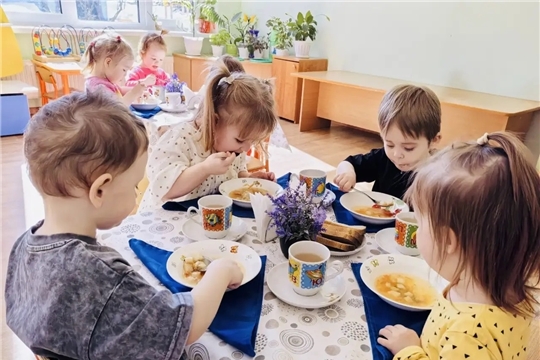 Куриный суп с гренками - самый полезный обед для детей