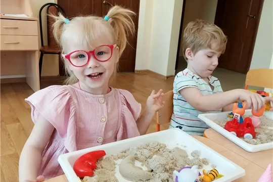Продолжается работа кружка "Песочная магия"