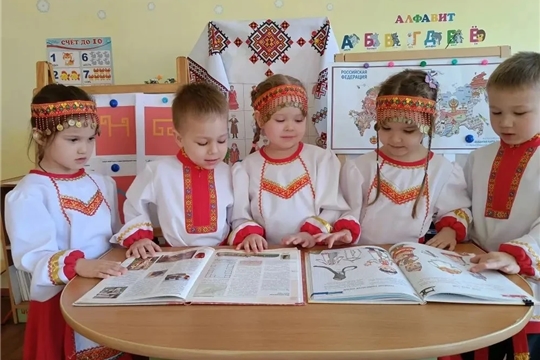 В рамках фестиваля "Неделя народной культуры" в ДОУ № 165 прошёл День народных умельцев "Город мастеров"
