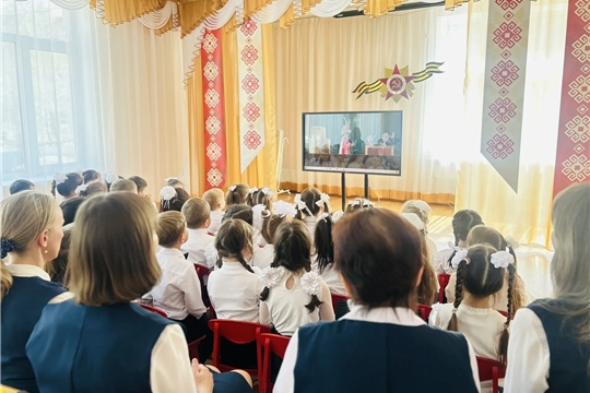 Просмотр мини-спектакля "Случай в группе раннего развития "Козлятушки"