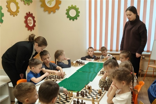 Отчетное занятие для родителей воспитанников, посещающих кружок «Шахматная академия "Стратегия успеха"