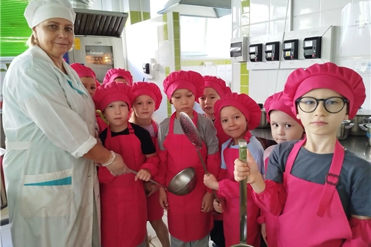 Увлекательное и познавательное путешествие на кухню детского сада 