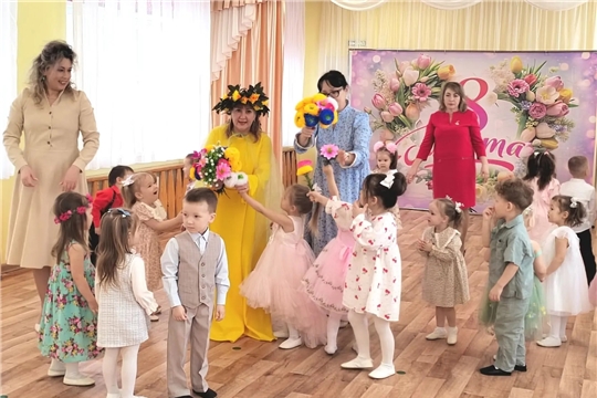 Весенний утренник, посвященный Международному женскому дню 8 марта