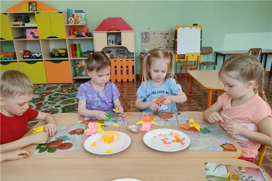  В группе "Ягодки" прошёл познавательный час посвящённый птицам