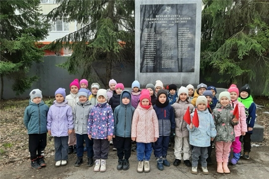 Стела памяти павшим воинам.