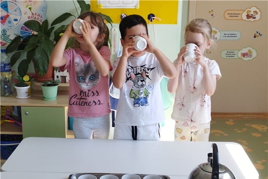 Зачем пить воду летом?