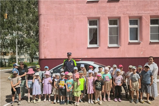 «Соблюдение правил дорожного движения в летнее время: порядок перехода пешеходных переходов и других участков дорог и территорий»