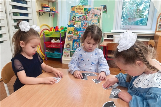 Начало осени с правилами ПДД: тематический урок в средней группе.