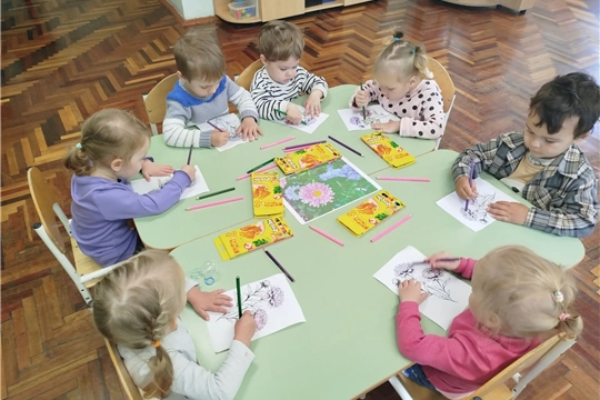 Мы рисуем осенние цветы.