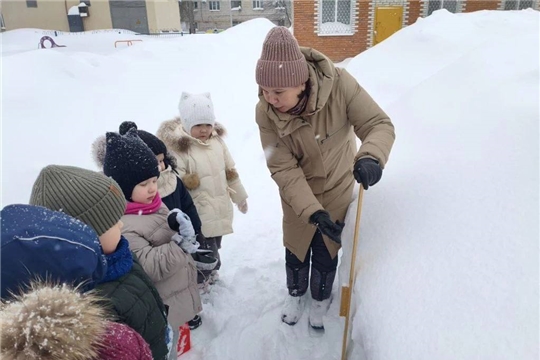 Дошколята узнали, какую опасность таят в себе снежные сугробы
