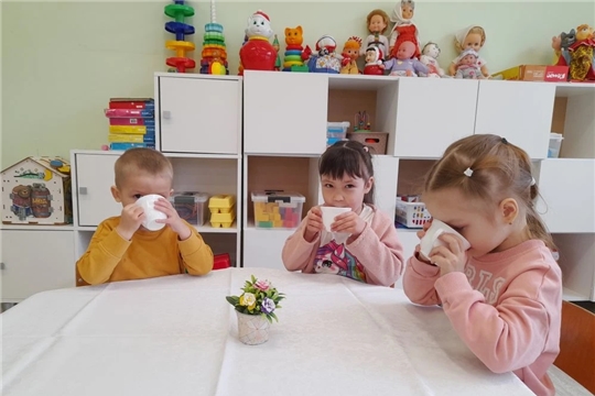 Питьевой режим: сколько, когда и что пьют дети в саду