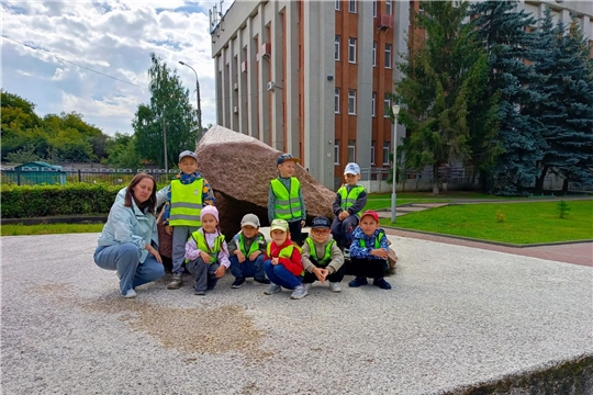 По родному краю с рюкзаком шагаю