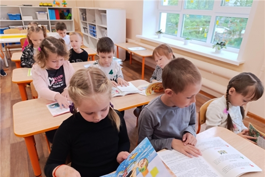 Акция «Знакомые имена — занимательные книги» в детском саду