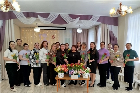 Поздравление сотрудников