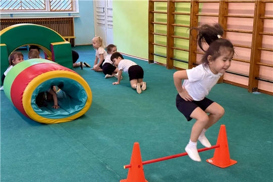 Физкультурное занятие для детей младшей группы "Капелька"