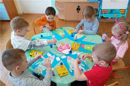  Аппликацию "Ракета"