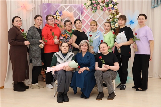 Поздравление коллектива с наступающим праздником 8 марта