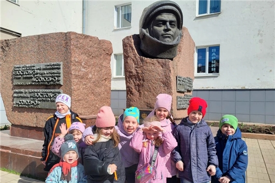 🚀 Экскурсия к памятнику легендарного космонавта