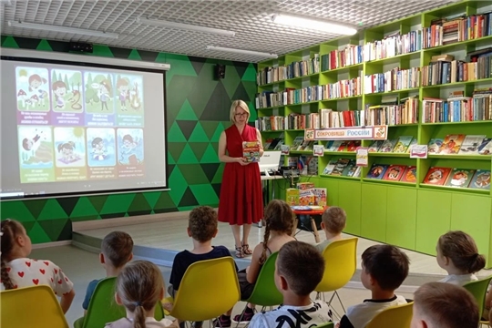 📚✨ Безопасное лето: познавательная беседа в библиотеке им. Марфы Трубиной! ✨📚